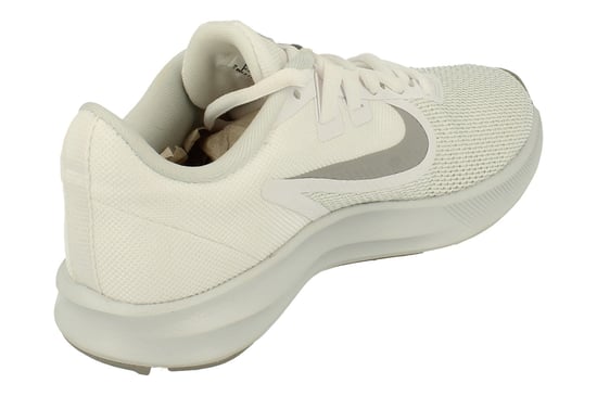 Nike Downshifter 9 Frauen Weiß Turnschuhe - Image 3