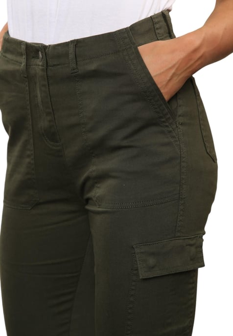 MYT Womens Cargo Chino Knöchel Grazer Hose in Khaki - Image 5