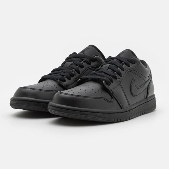 Nike Air Jordan 1 Low Herren-Trainer in Schwarz/Schwarz/Weiß - Image 4