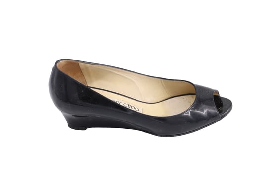 Jimmy Choo 'Baxen' Peeptoe-Wedges aus schwarzem Lackleder - Image 2