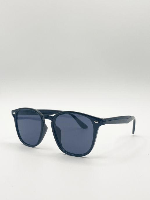 Rounded wayfarer style sunglasses