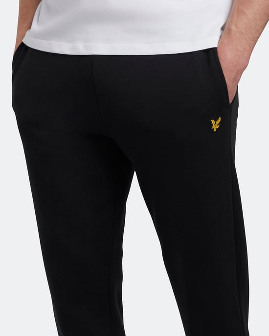 Lyle & Scott Slim Sweat Pant in Schwarz - Image 4