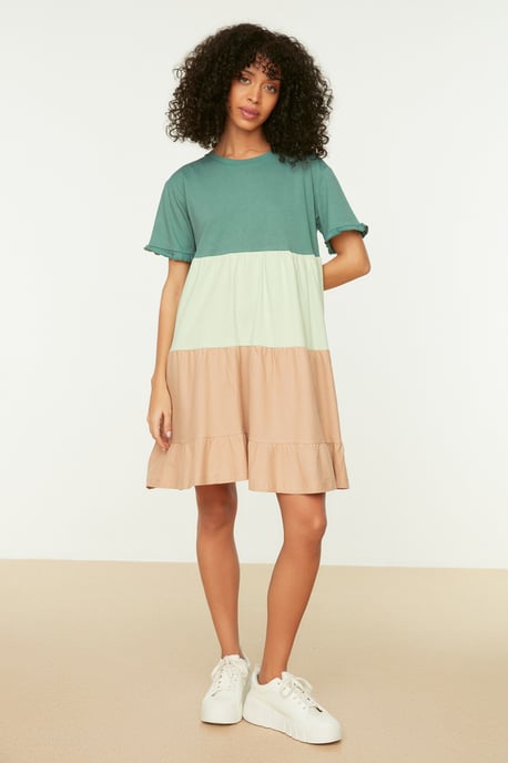 Trendyol Damen Kurzarm Rundhals Shift Mini Kleid - Image 3