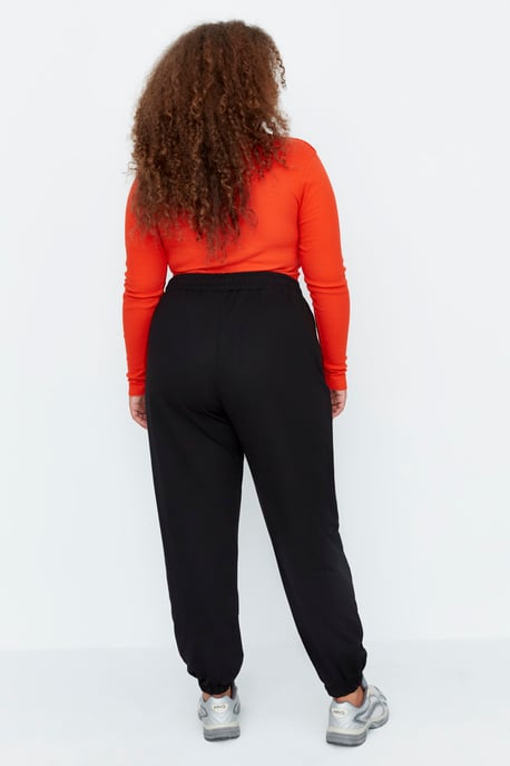 Trendyol Femmes Taille normale Lâche Pantalons de survêtement grande taille - Image 5