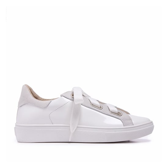 María Barceló Leather Sneakers in Red 