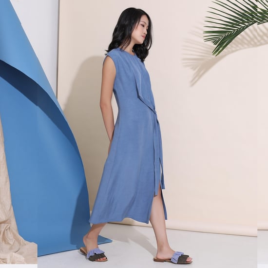 Minimalistisches Midikleid mit seitlicher Krawatte - Image 3