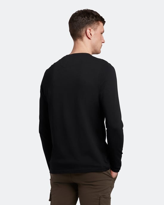 Lyle & Scott Schlichtes T-Shirt mit langen Ärmeln in Schwarz - Image 4