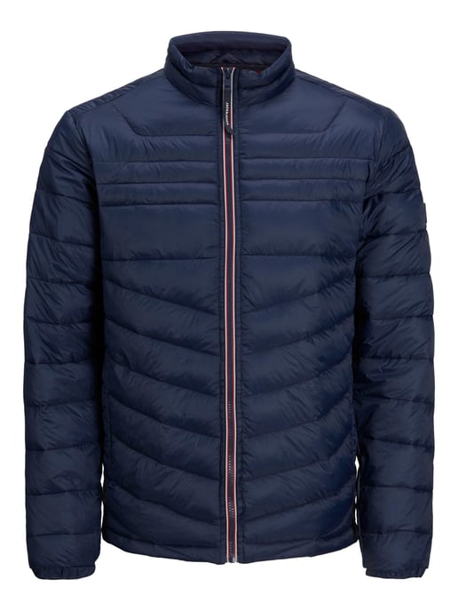 Bequeme Steppjacke für Herren von der Marke JACK & JONES. Sehr angenehm zu tragen, bequem und sportlich geschnitten zugleich. Zwei Seitentaschen bieten sicheren Platz für Habseligkeiten. Weiche, atmungsaktive Baumwolle und präzise Verarbeitung kennzeichne - Image 2