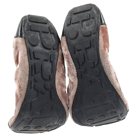 Prada Sport Lackleder Ballerinas mit Kappenförmigem Zeh in Braun Samt - Image 6