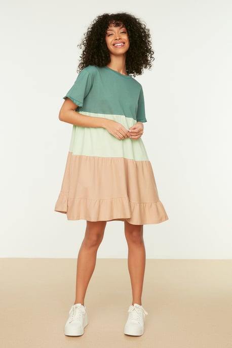 Trendyol Damen Kurzarm Rundhals Shift Mini Kleid - Image 2