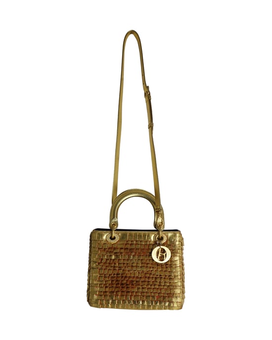 Dior Lady Dior Medium Bag 2019 Limited Edition von Olga de Amaral in goldfarbenem Leder - Image 5