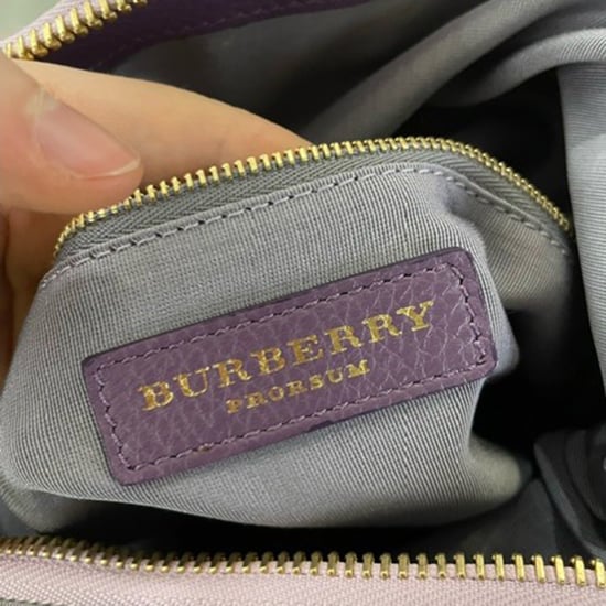 Burberry Die Petal in Flowers Tasche aus lila Gummi - Image 6