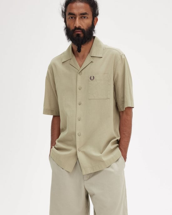 Fred Perry Herren Leichte Textur Reverskragen Kurzarmhemd - Image 2