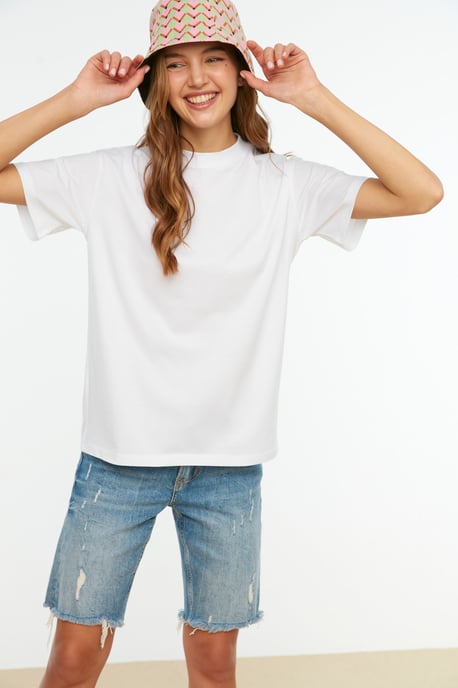 Trendyol Femmes/Filles Collier de chien Bras standard basique T-shirt - Image 3