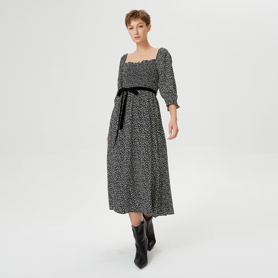 Geräuchertes Kleid mit quadratischem Kragen und Liberty-Print - Image 2