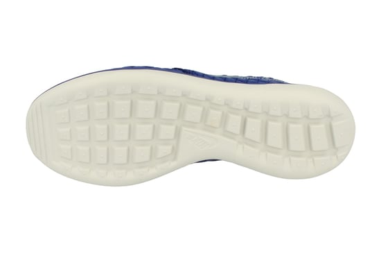 Nike Womens Roshe Two Flyknit 365 Running Trainers