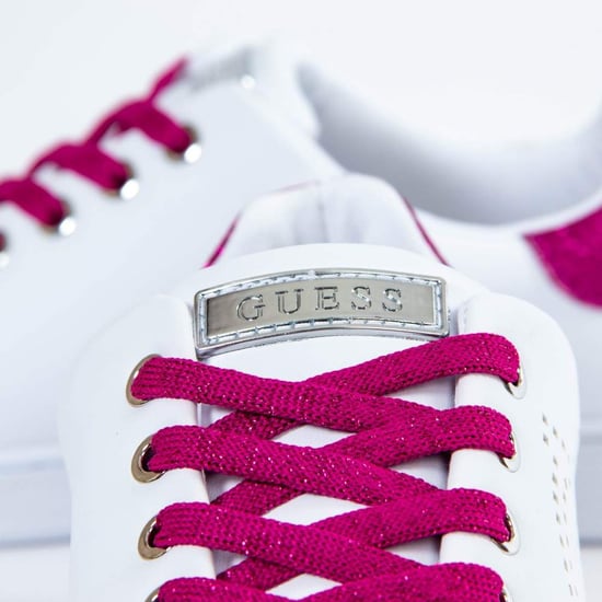 Guess Damenmode Perf Sneakers - Image 2