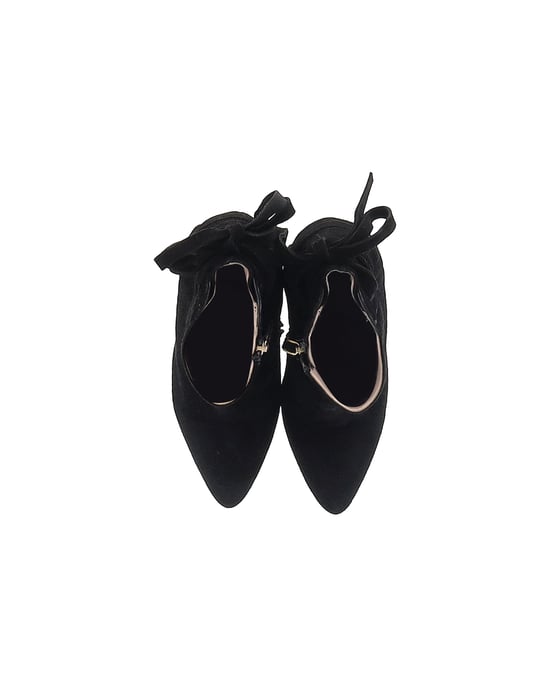 Miu Miu Knöchelstiefel aus schwarzem Wildleder - Image 5