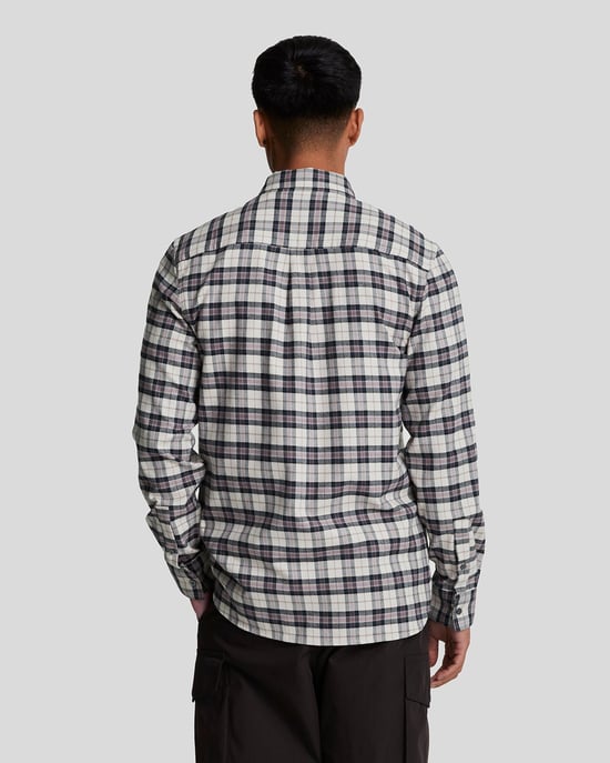 Lyle & Scott Kariertes Flanell-Langarmhemd in Marineblau - Image 3
