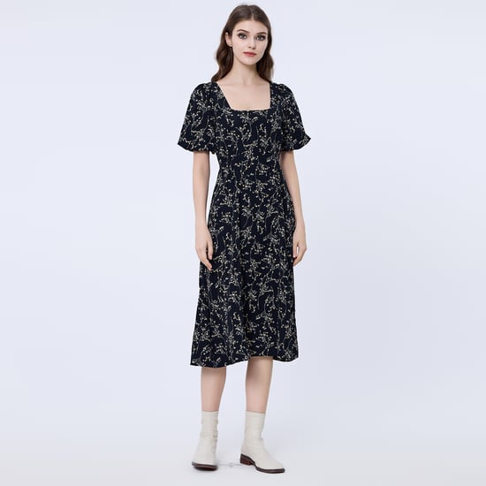 Kleid mit quadratischem Ausschnitt und Liberty-Print - Image 1