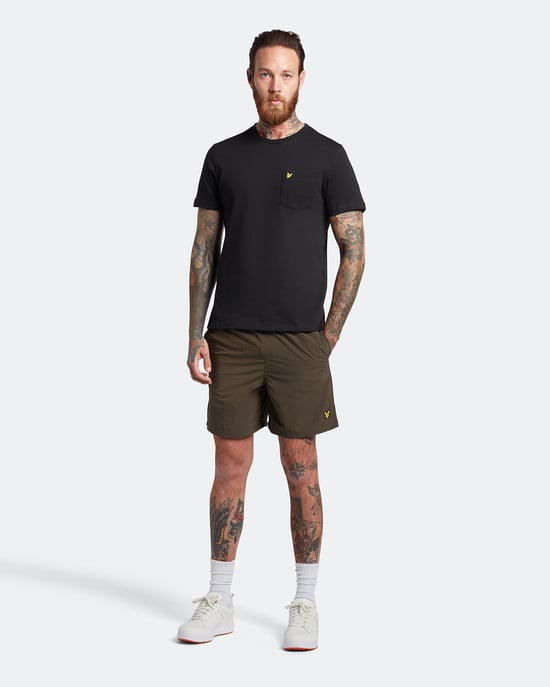 Lyle & Scott Einfarbige Badeshorts in Olive - Image 1