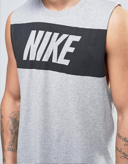 Nike Herren Retro Logo Weste In Grau - Image 3