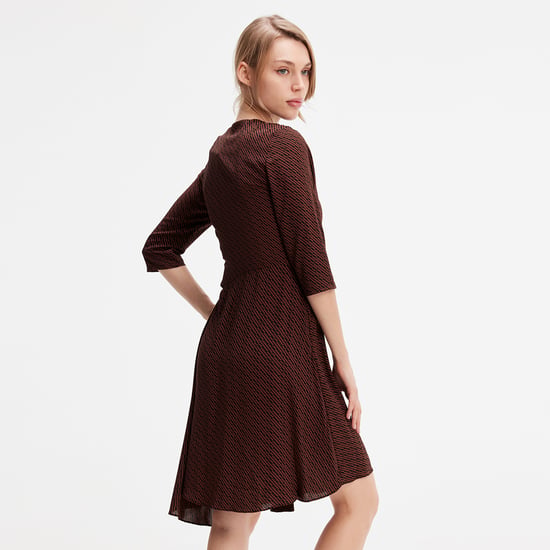 Überkreuzt drapiertes seitliches Skaterkleid - Image 4
