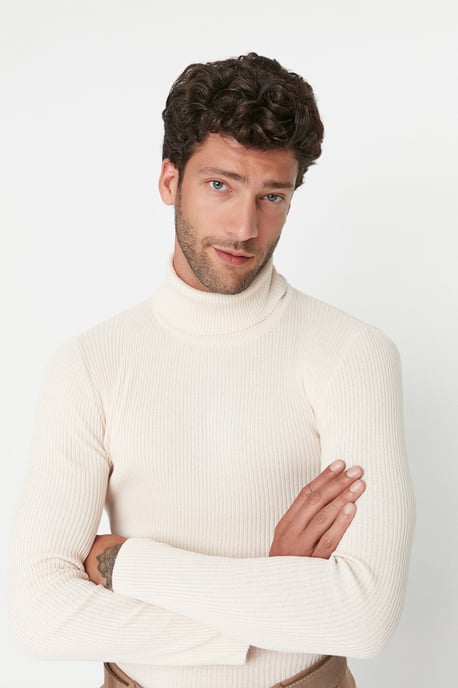 Trendyol Hommes Col roulé  Corps conique Chandail - Image 3