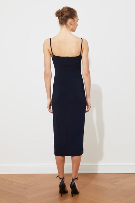 Trendyol Femmes Col Col Corps conique Midi Robe - Image 5