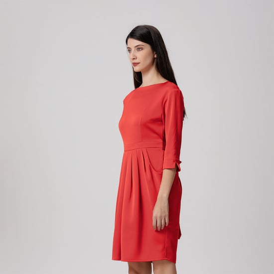 Geripptes Kleid mit Falten - Image 5