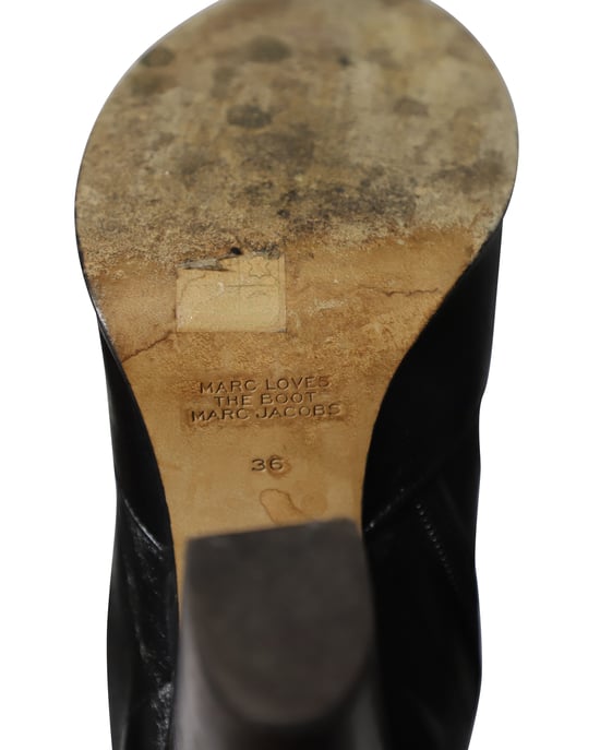 Marc Jacobs 'Marc liebt die Stiefel' Knielange Stiefel aus schwarzem Leder - Image 6
