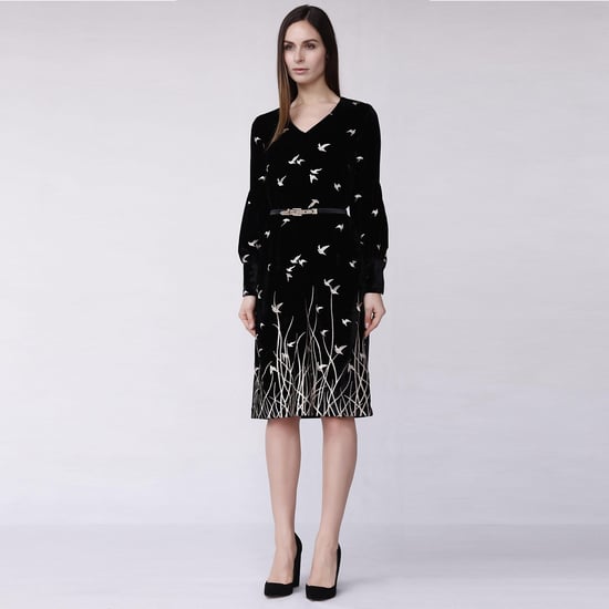 Goldenes besticktes Samtkleid - Image 1