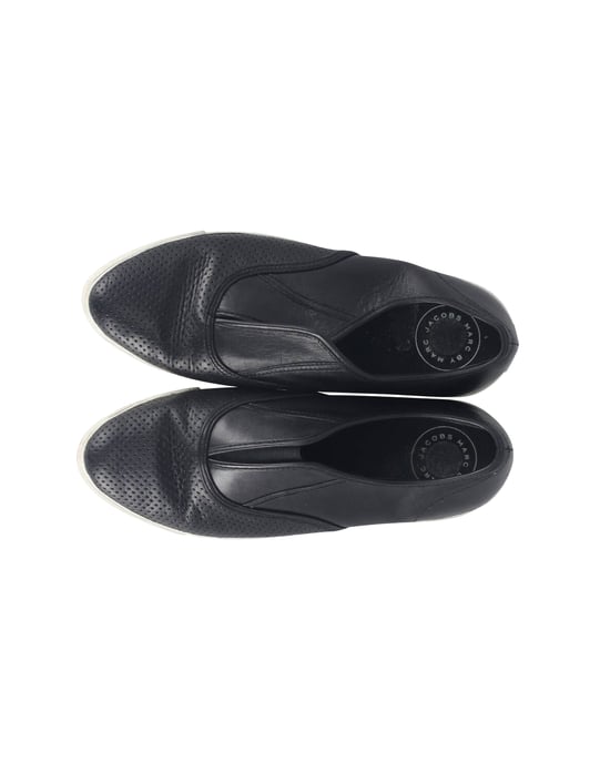 Marc by Marc Jacobs Slip-On Sneakers aus schwarzem Leder - Image 5