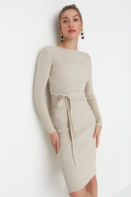 Trendyol Femmes  Vélo Collier Une ligne Robe - Image 3