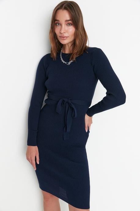 Trendyol Femmes  Vélo Collier Une ligne Robe - Image 3
