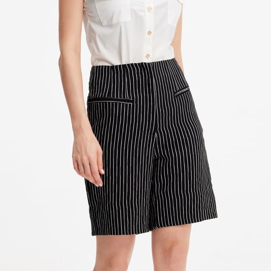 Gestreifte gerade Shorts - Image 1