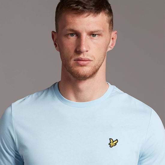 Unsere Plain T-Shirts sind ein luxuriöses Basic für den Kleiderschrank und ein Beweis für die hochwertige Verarbeitung von Lyle & Scott. Diese Herren-T-Shirts eignen sich perfekt für Lagenlooks und sind in einer Reihe einzigartiger Statement-Farben erhält - Image 4