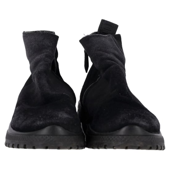 Miu Miu Reißverschluss-Stiefeletten aus schwarzem Wildleder - Image 2