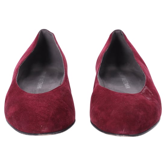 Stuart Weitzman mit Birnen verzierten Ballerinas aus rotem Wildleder - Image 3