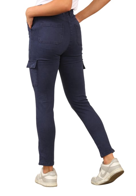 MYT Womens Cargo Chino Knöchel Grazer Hose in Navy - Image 2