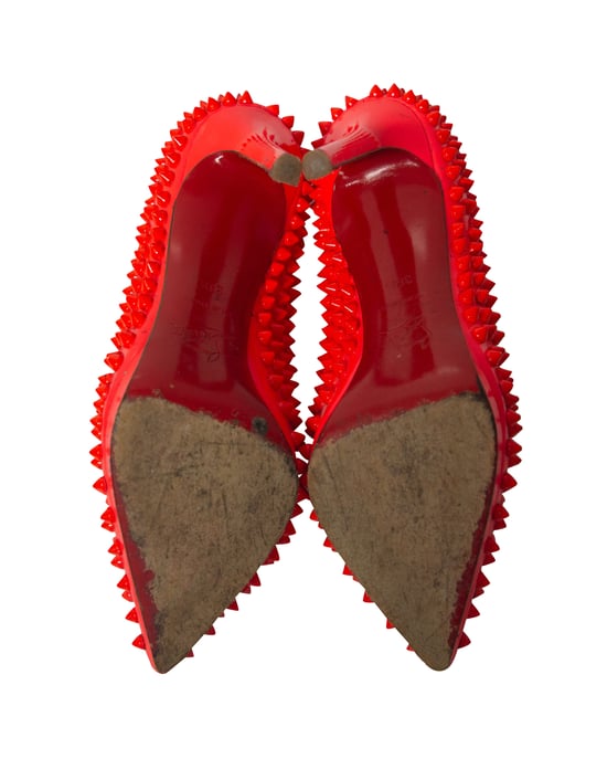 Christian Louboutin Pigalle Plato 120 Spiked Heels in neonglänzendem rotem Lackleder - Image 6
