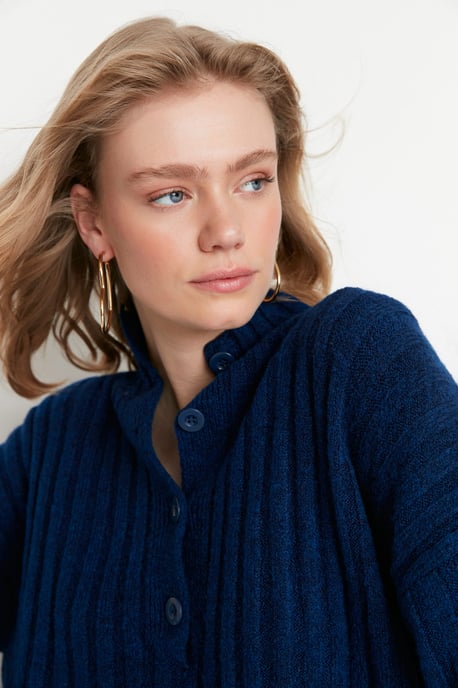 Trendyol Damen Gerade Gestrickter Pullover - Image 3