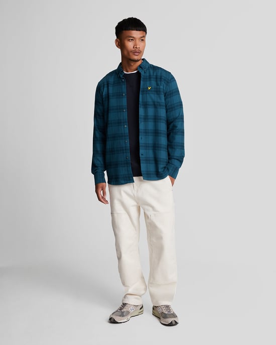 Flanellhemd für Herren mit Ton in Ton kariertem Karomuster in Marine - Image 2