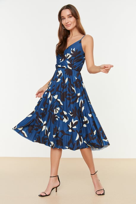Trendyol Femmes Double boutonnage Une ligne Midi Robe - Image 4