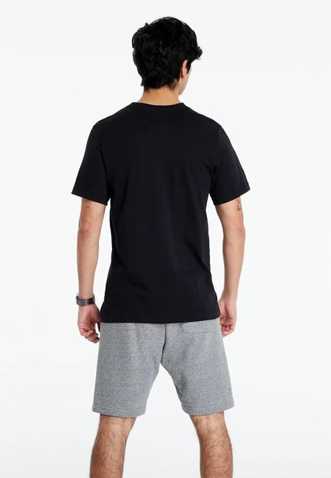 Nike Swoosh Logo-T-Shirt in Schwarz - Image 2