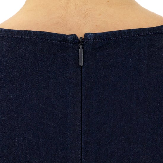 Armani Exchange Femme Robe Slim Fit Longueur genou Sans manches Bleu - Image 5
