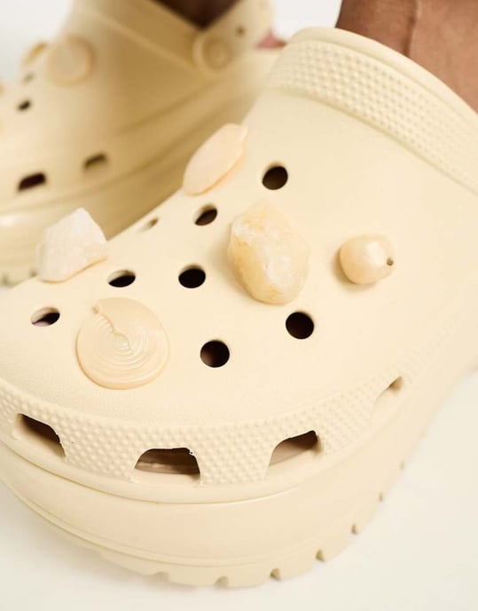 Crocs ASOS Exclusive Mega Crush shellsnpearls clog in vanilla-Neutral