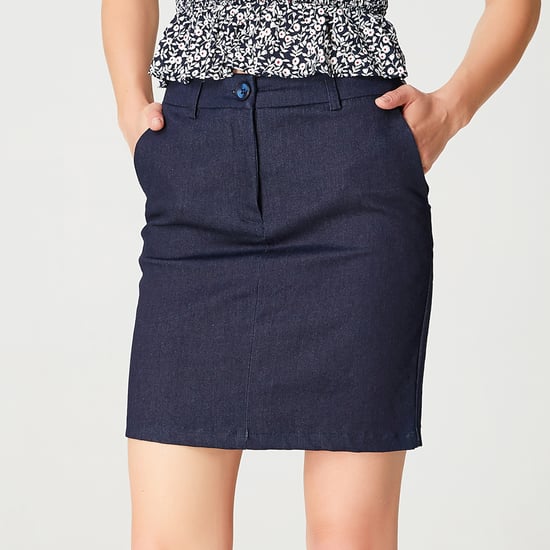 Kurzer Rock aus Stretch-Denim - Image 1