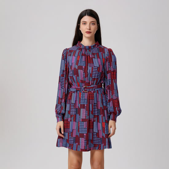 Kurzes Blusenkleid mit grafischem Print - Image 3