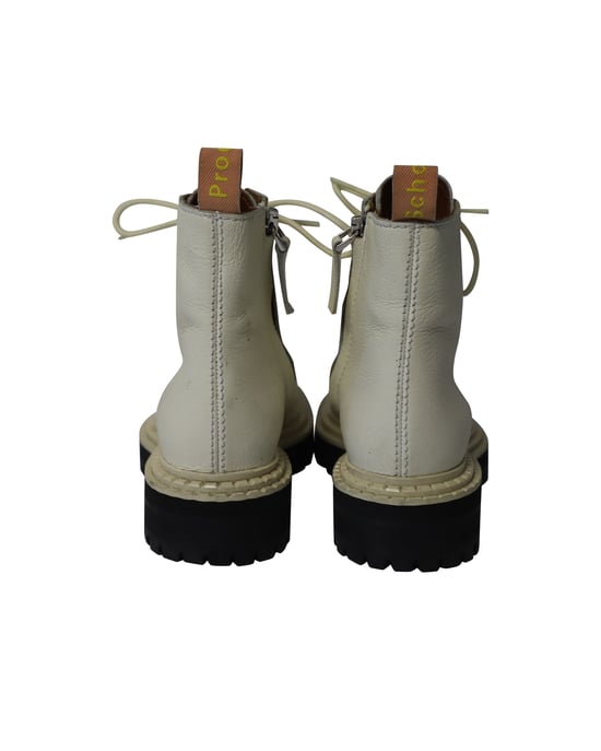 Proenza Schouler Lug-Sohle Kampfstiefel aus weißem Kalbsleder - Image 4